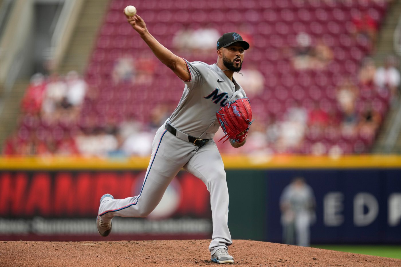 Chase Burns strikes out 8 in 7 innings, outduels Sandy Alcantara in Reds' 1-0 win over Marlins | iNFOnews.ca Chase Burns strikes out 8 in 7 innings, outduels Sandy Alcantara in Reds' 1-0 win over Marlins | iNFOnews.ca
