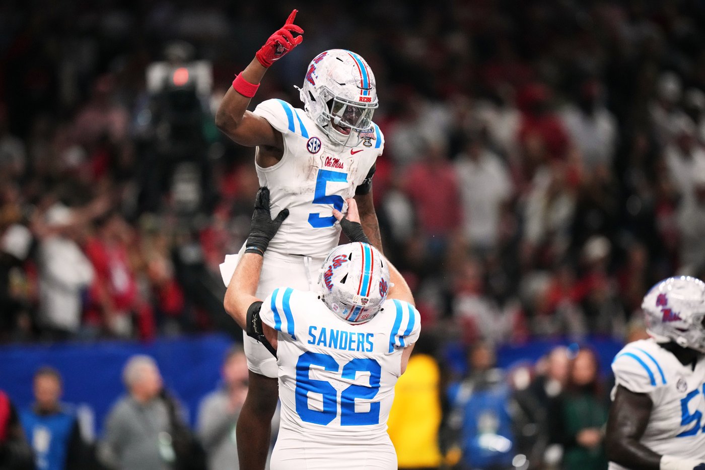 Heisman, Biletnikoff and more: Six projected college football award winners for 2026 | iNFOnews.ca Heisman, Biletnikoff and more: Six projected college football award winners for 2026 | iNFOnews.ca