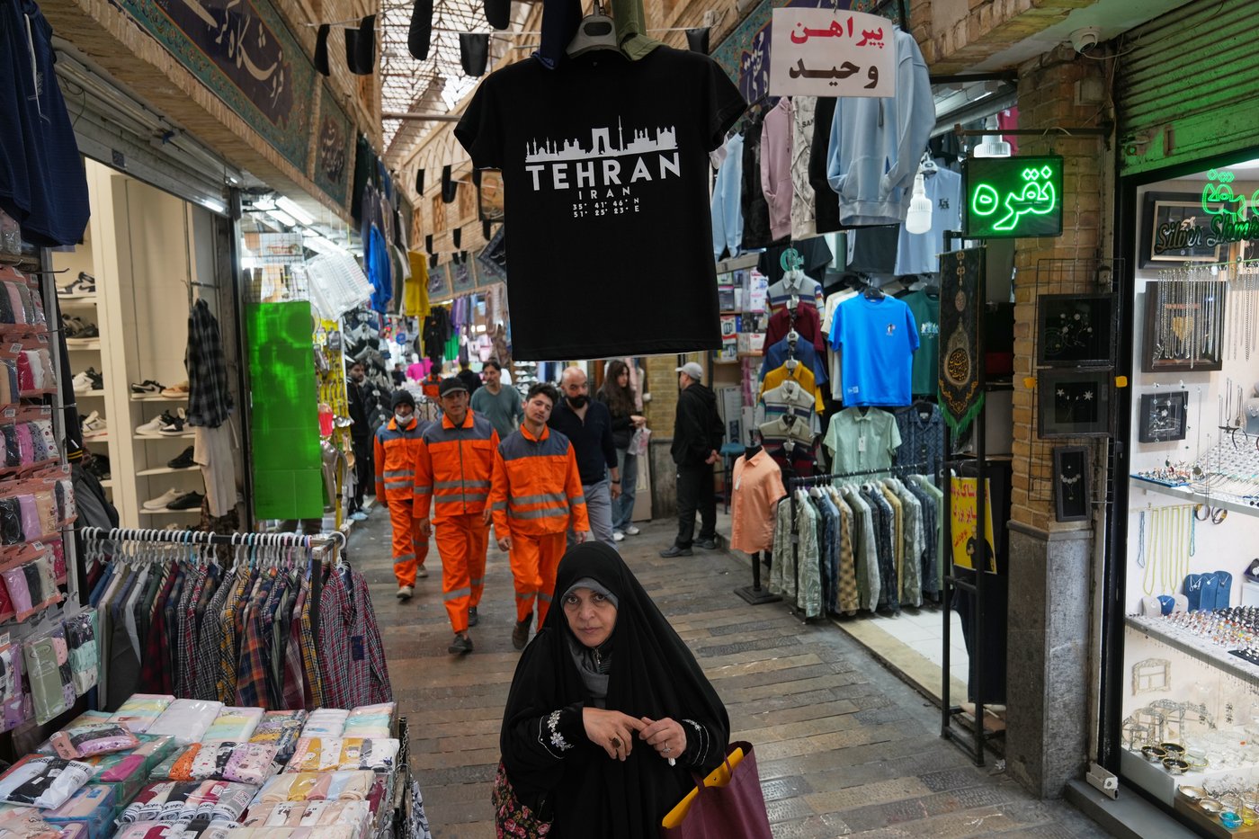 Photos from Tehran, where daily life continues despite war | iNFOnews.ca