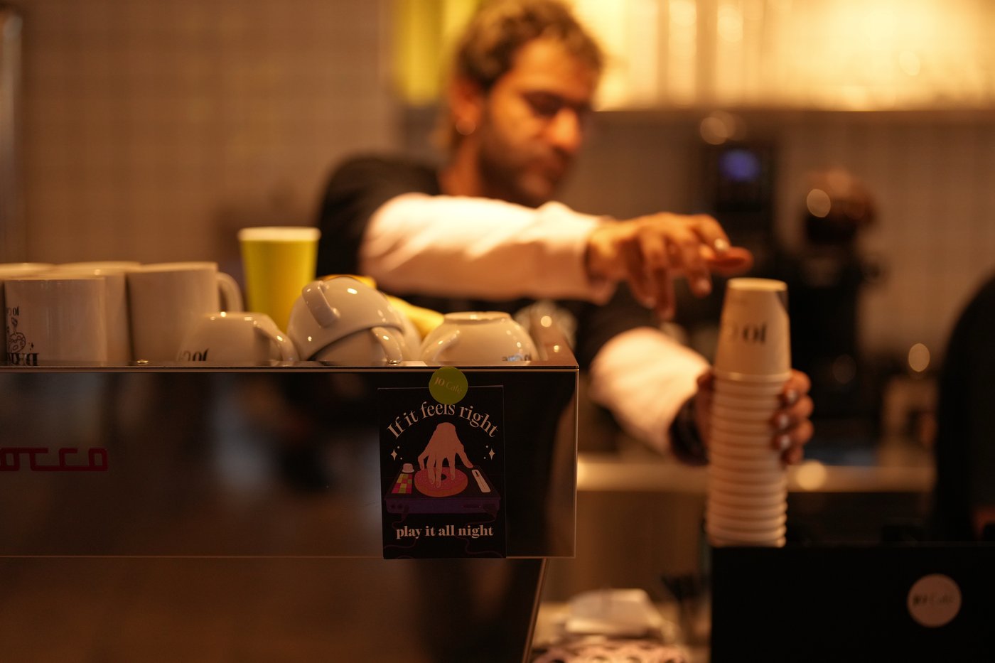 Photos from Tehran, where daily life continues despite war | iNFOnews.ca