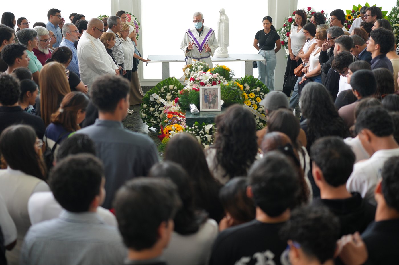 As quake rescue effort winds down, Venezuelans are left alone to recover their dead | iNFOnews.ca