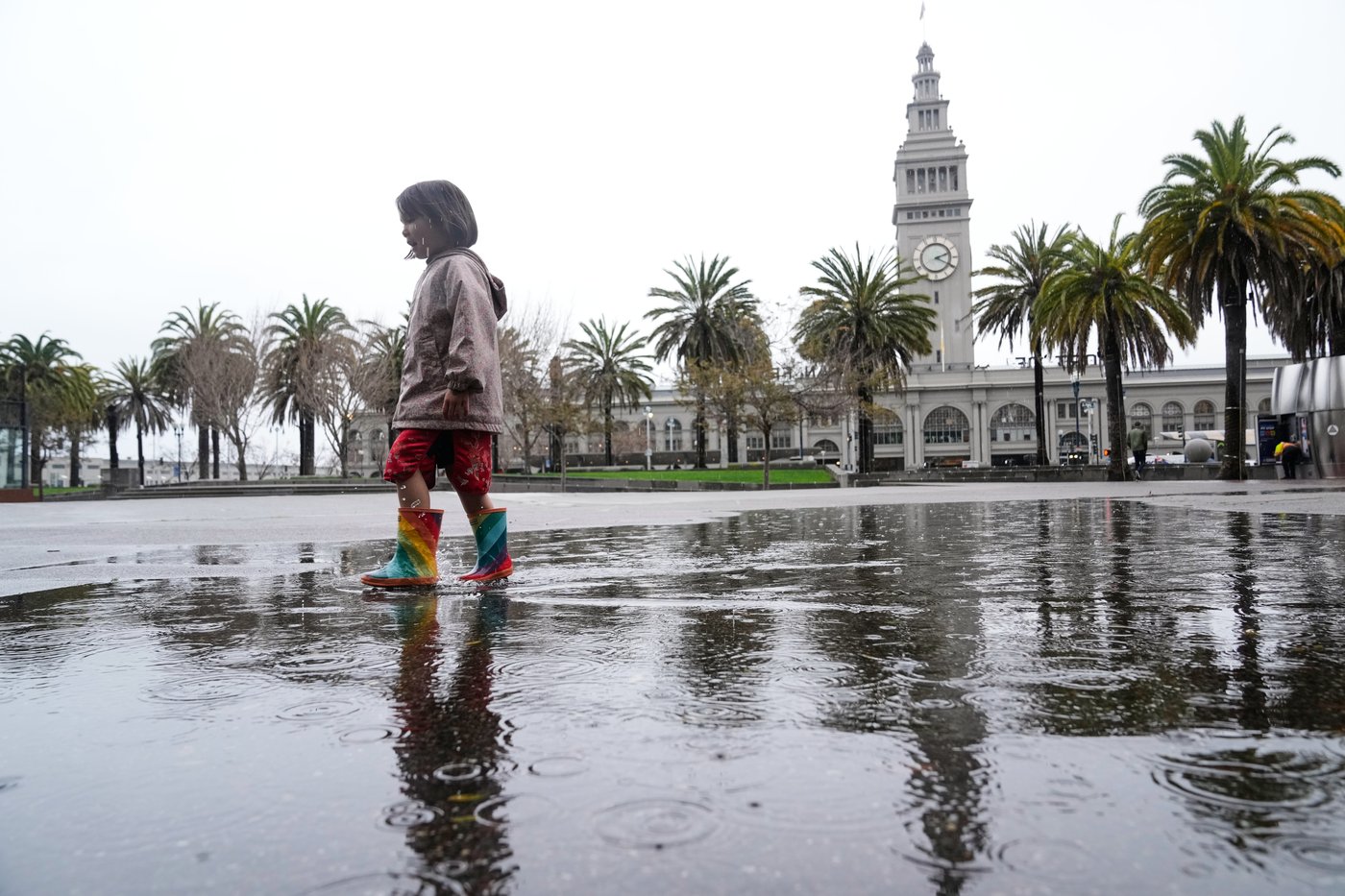 California walloped by winter storm with high winds and heavy rain and snow | iNFOnews.ca