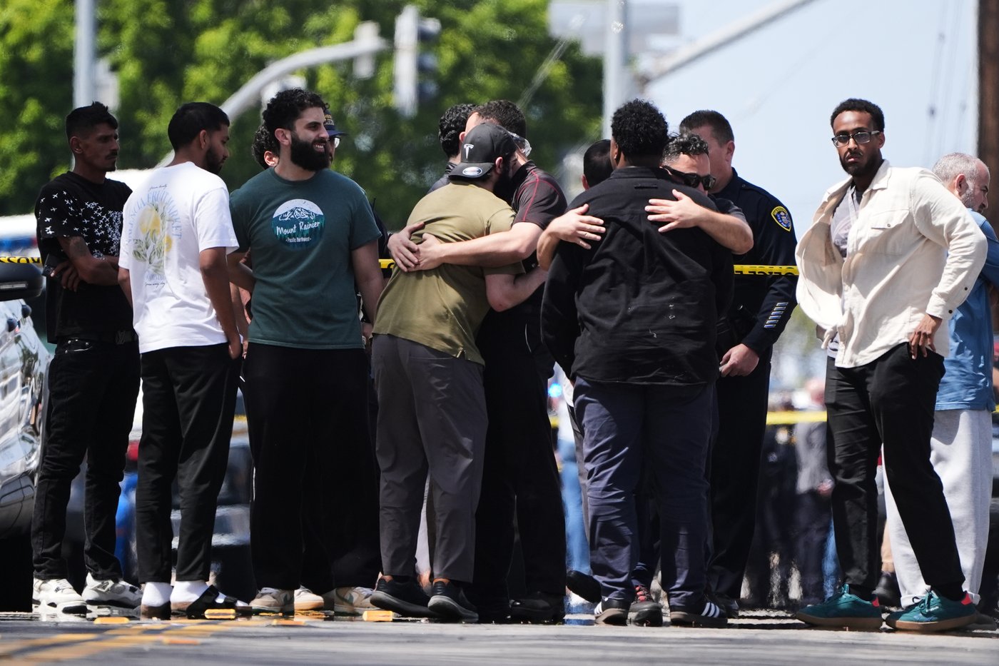 Community grieves the 3 men killed while defending San Diego mosque | iNFOnews.ca