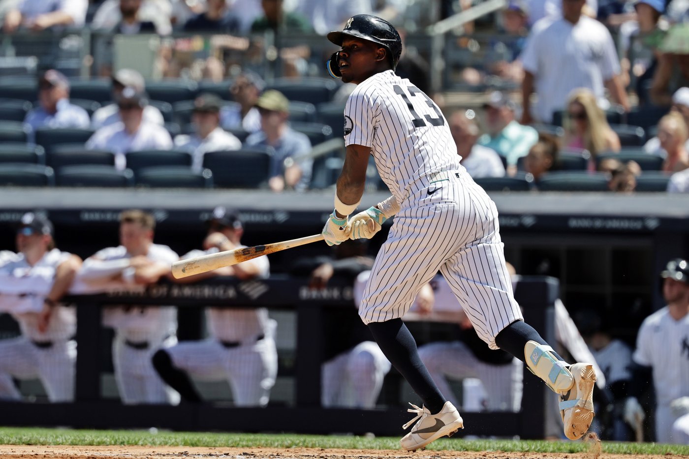 McMahon hits go-ahead RBI single in 7th as Yankees beat Guardians 2-1 to avoid 3-game sweep | iNFOnews.ca