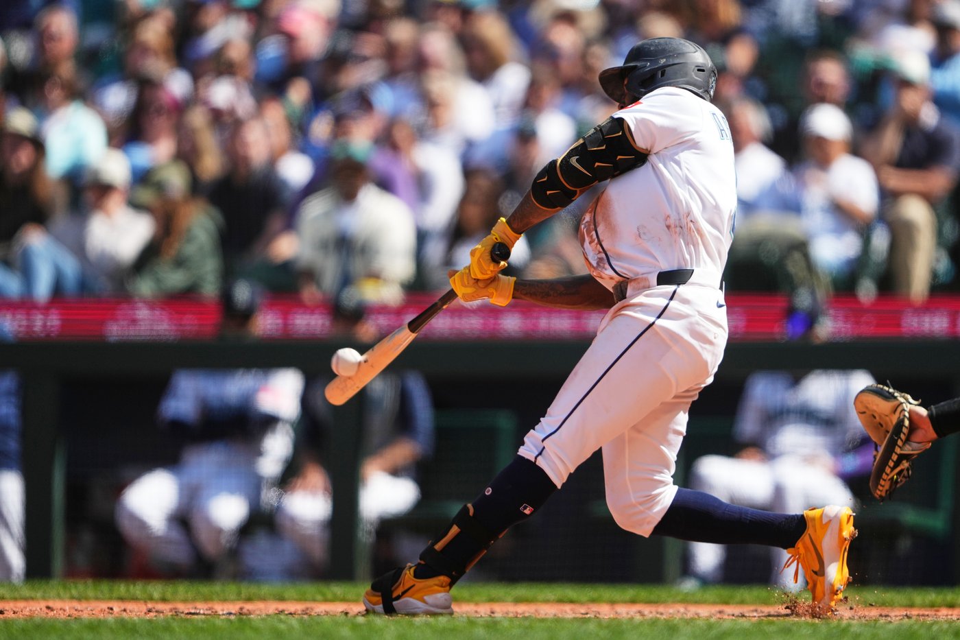 Jhonny Pereda hits 1st MLB home run as Mariners beat White Sox 5-4 to win 3-game series | iNFOnews.ca
