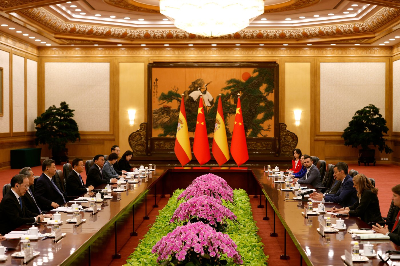 China's Xi warns against 'world’s retrogression to the law of the jungle' in meeting with Spain's PM | iNFOnews.ca