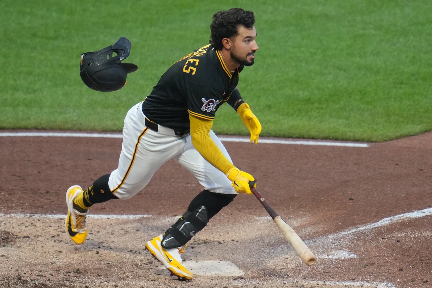 Chandler cruises through 6 innings as Pirates beat Mets 9-0 to end 4-game skid | iNFOnews.ca