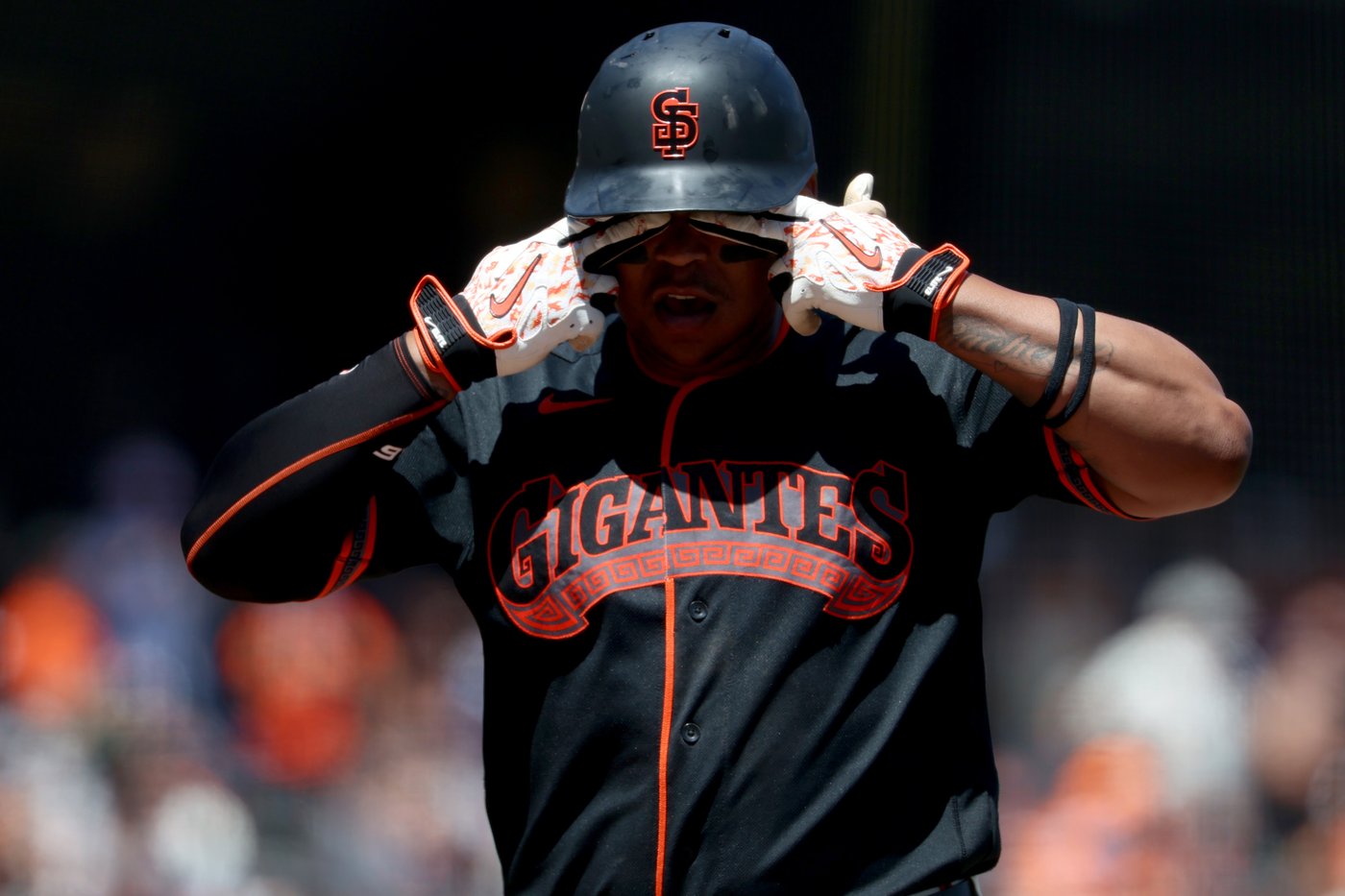 Devers, Lee hit 3-run homers, Ray pitches 6 shutout innings as Giants beat Angels 9-2 | iNFOnews.ca