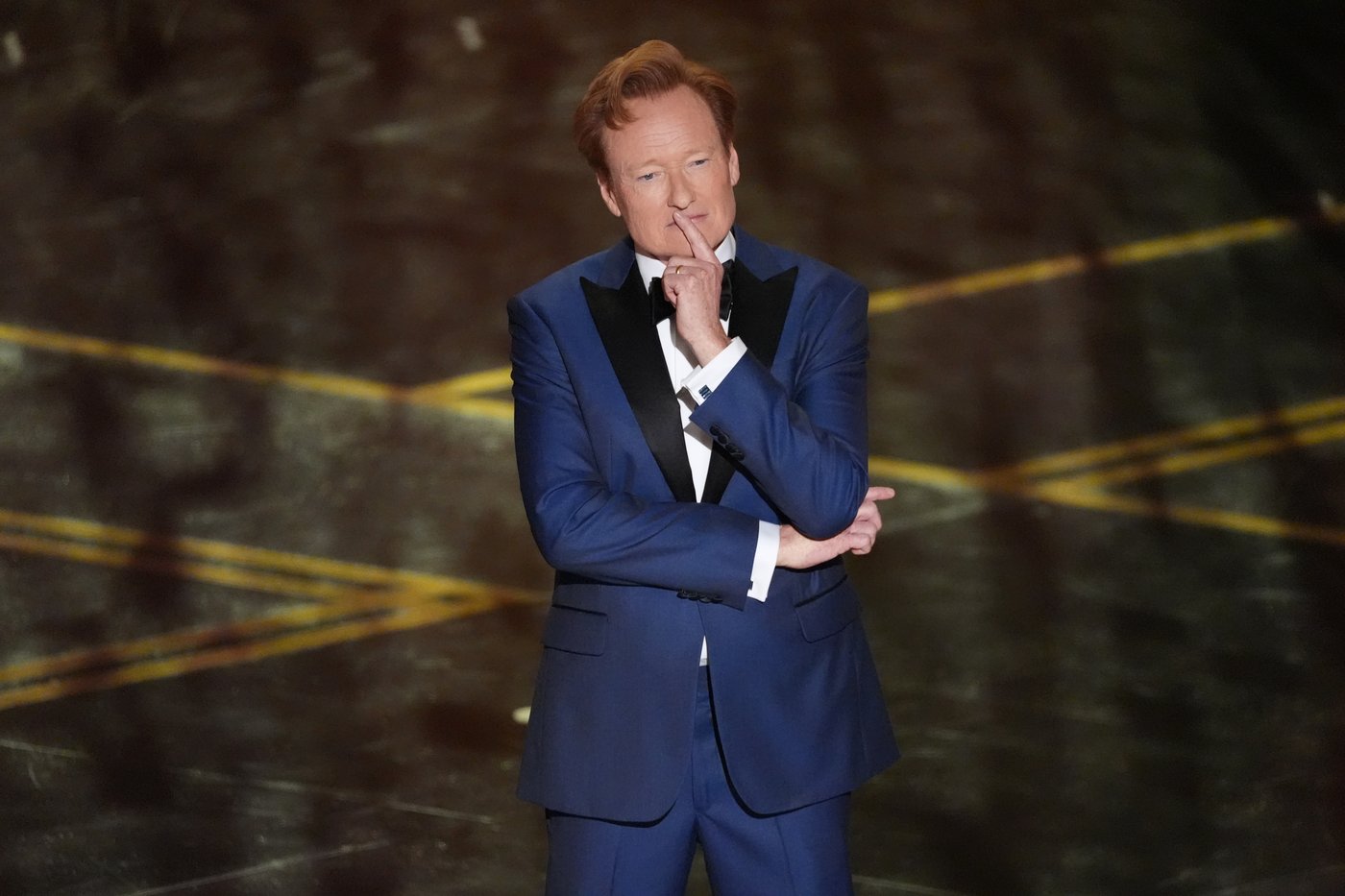 Conan O'Brien plays Aunt Gladys and takes shots at AI and Chalamet at 2026 Oscars | iNFOnews.ca