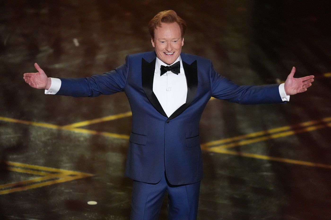Conan O'Brien plays Aunt Gladys and takes shots at AI and Chalamet at 2026 Oscars | iNFOnews.ca