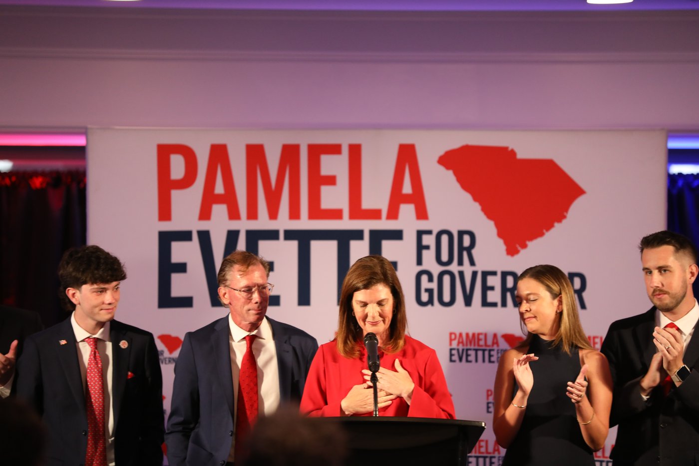 New York leads four-state primary elections, in photos | iNFOnews.ca