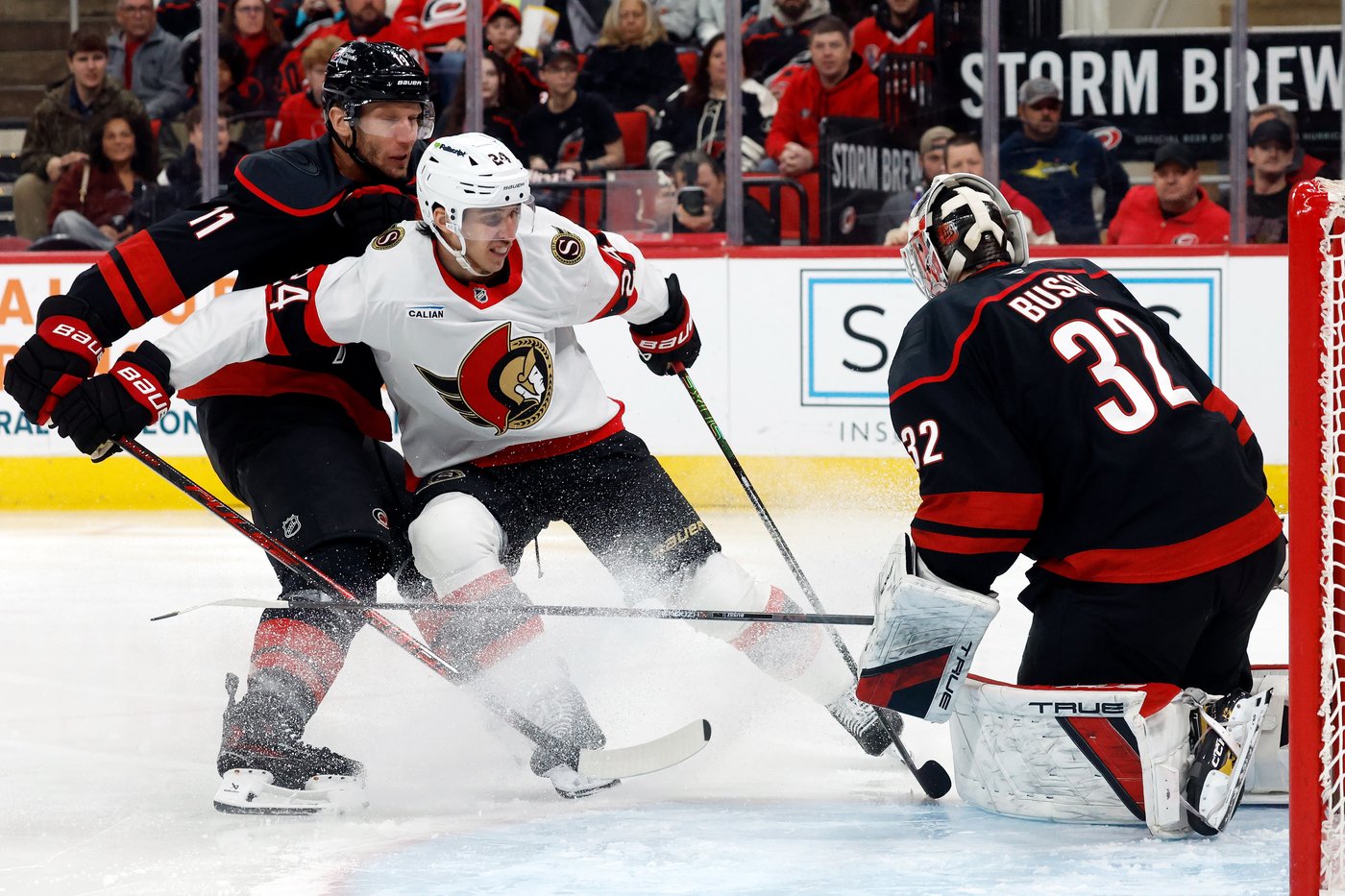 Jordan Staal's late goal lifts Hurricanes past Senators 4-3 | iNFOnews.ca