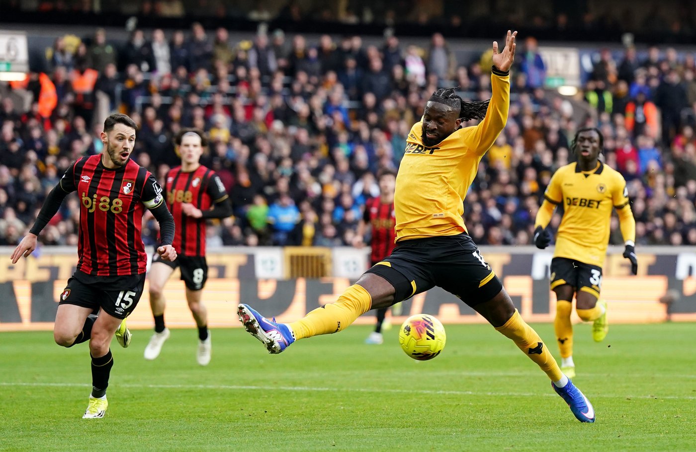 Campaigners demand action after 4 Premier League players racially abused on 'appalling weekend' | iNFOnews.ca Campaigners demand action after 4 Premier League players racially abused on 'appalling weekend' | iNFOnews.ca