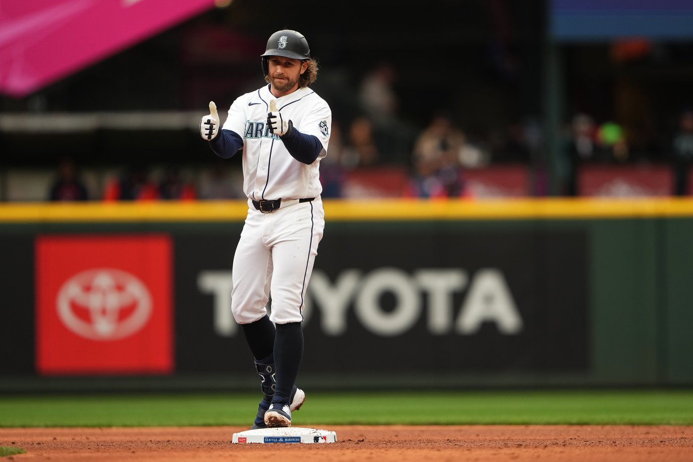 Mariners put Brendan Donovan on 10-day IL, add Will Wilson to active roster | iNFOnews.ca