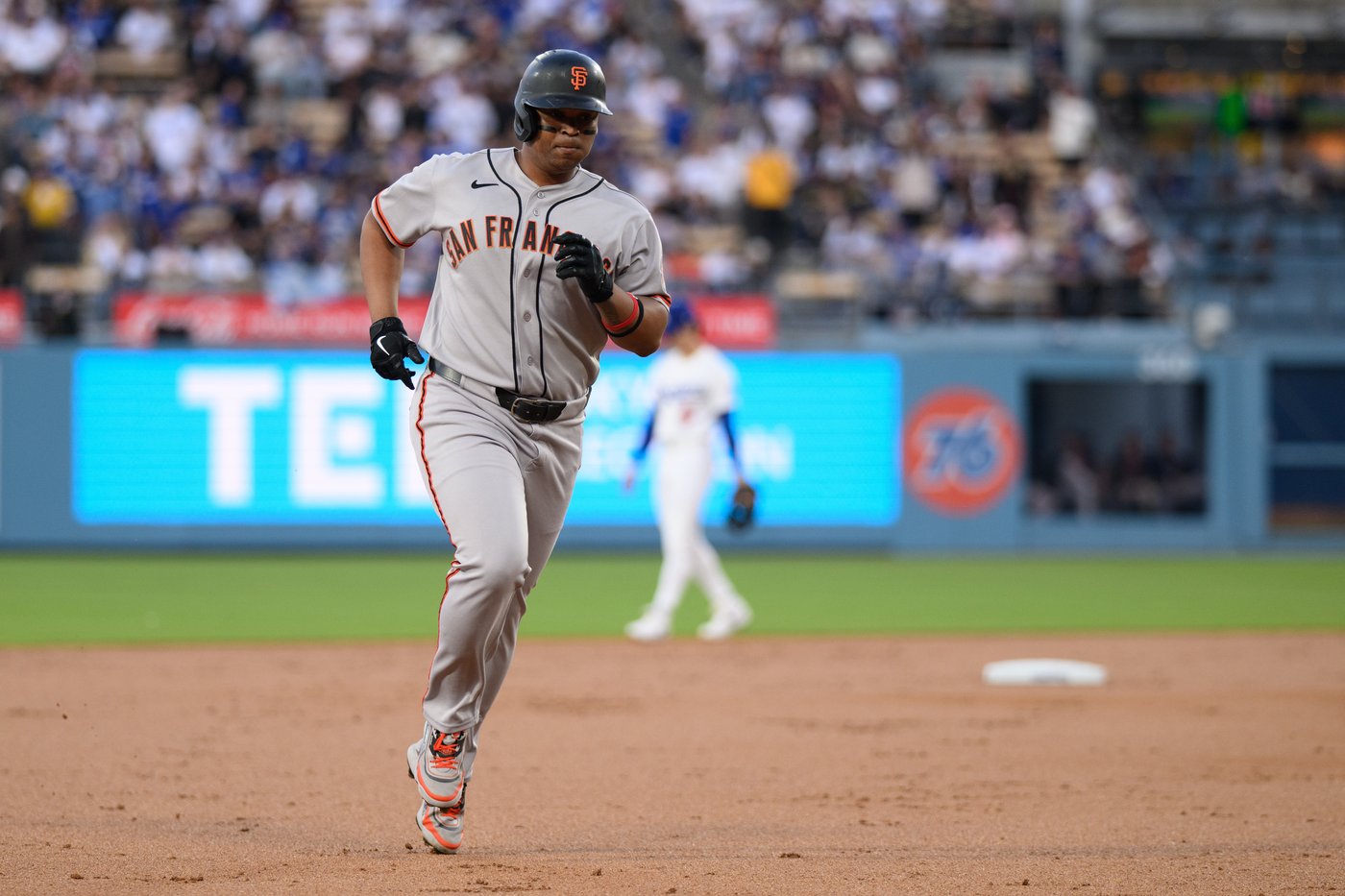 Giants beat the scuffling Dodgers 9-3 as Devers and Adames spark a 7th-inning surge | iNFOnews.ca