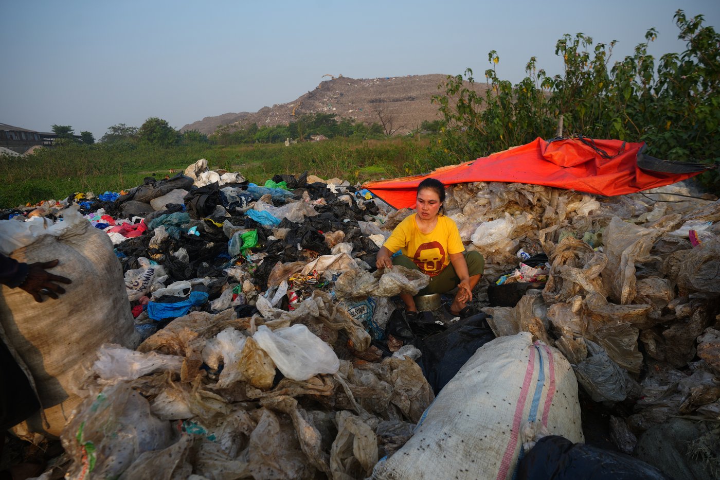As Indonesia cuts methane emissions, life atop a mountain of garbage begins to change | iNFOnews.ca As Indonesia cuts methane emissions, life atop a mountain of garbage begins to change | iNFOnews.ca