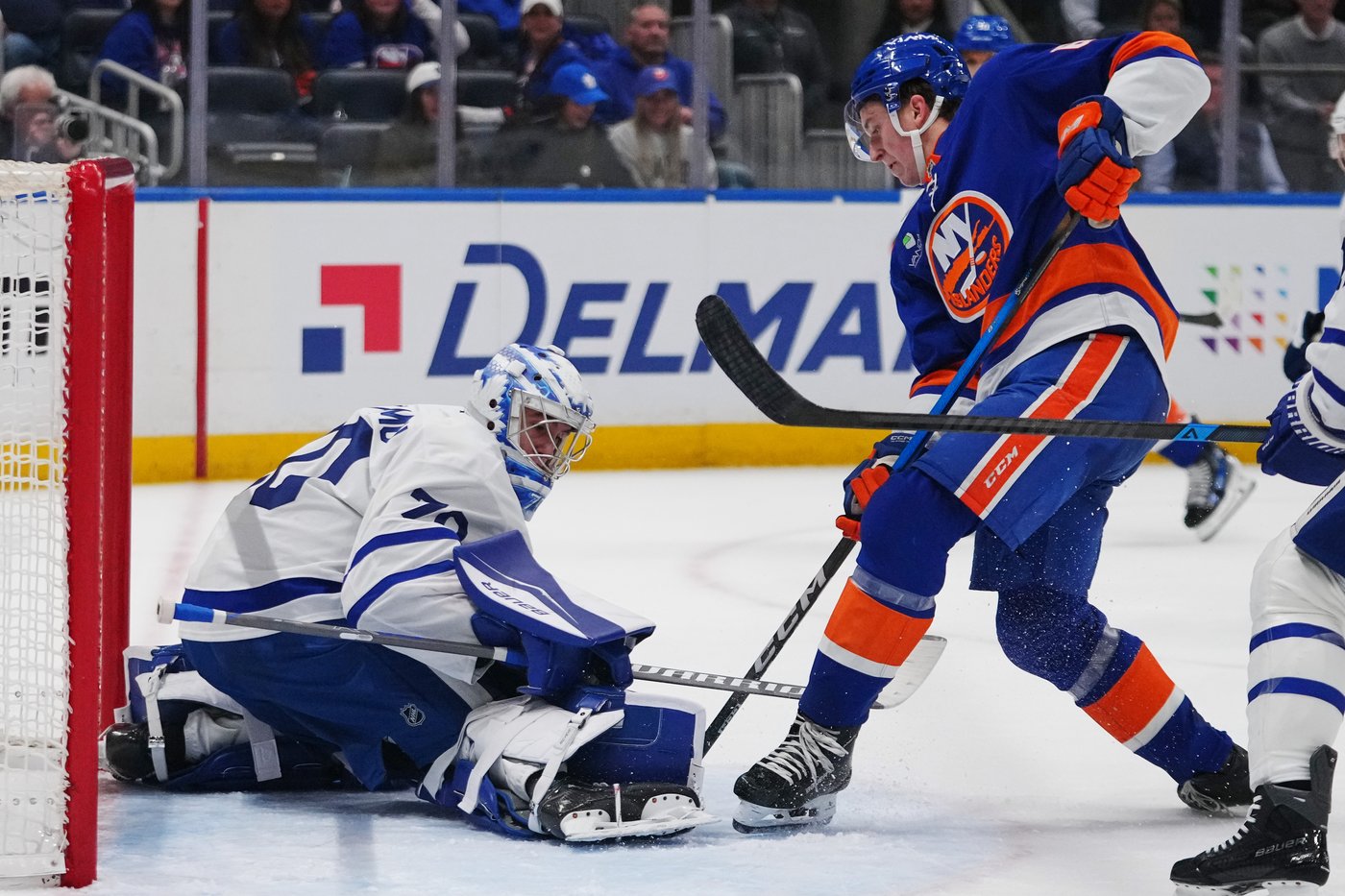Matthew Schaefer matches record for goals by rookie defenseman as Islanders top Leafs 5-3 | iNFOnews.ca