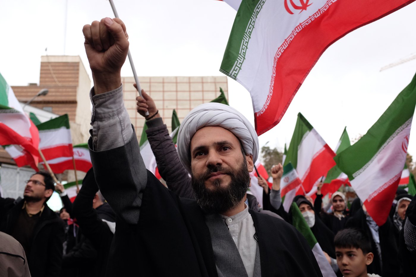 Photos show US-Israeli strikes and Iran's response | iNFOnews.ca