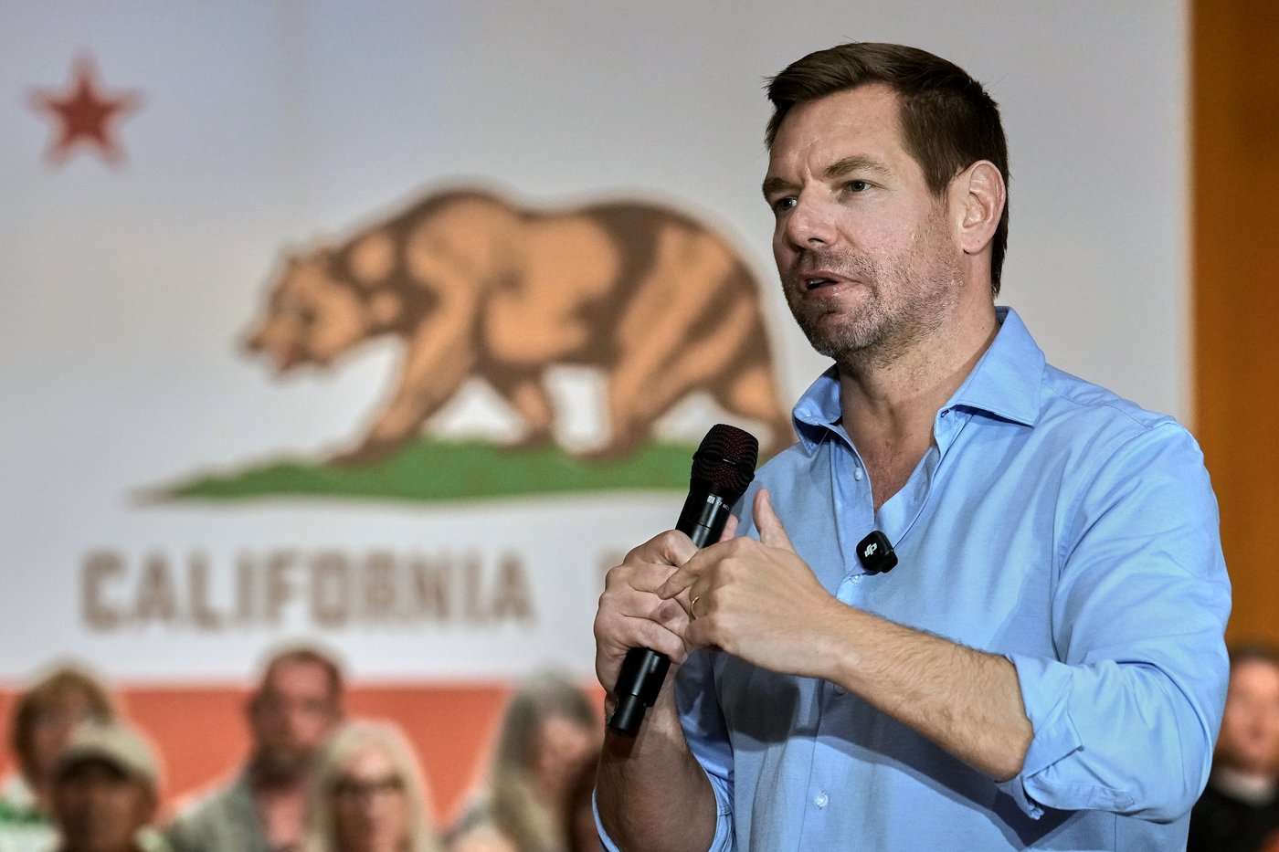 Federal agents seize devices from ex-Rep. Eric Swalwell in sexual misconduct probe, AP source says | iNFOnews.ca