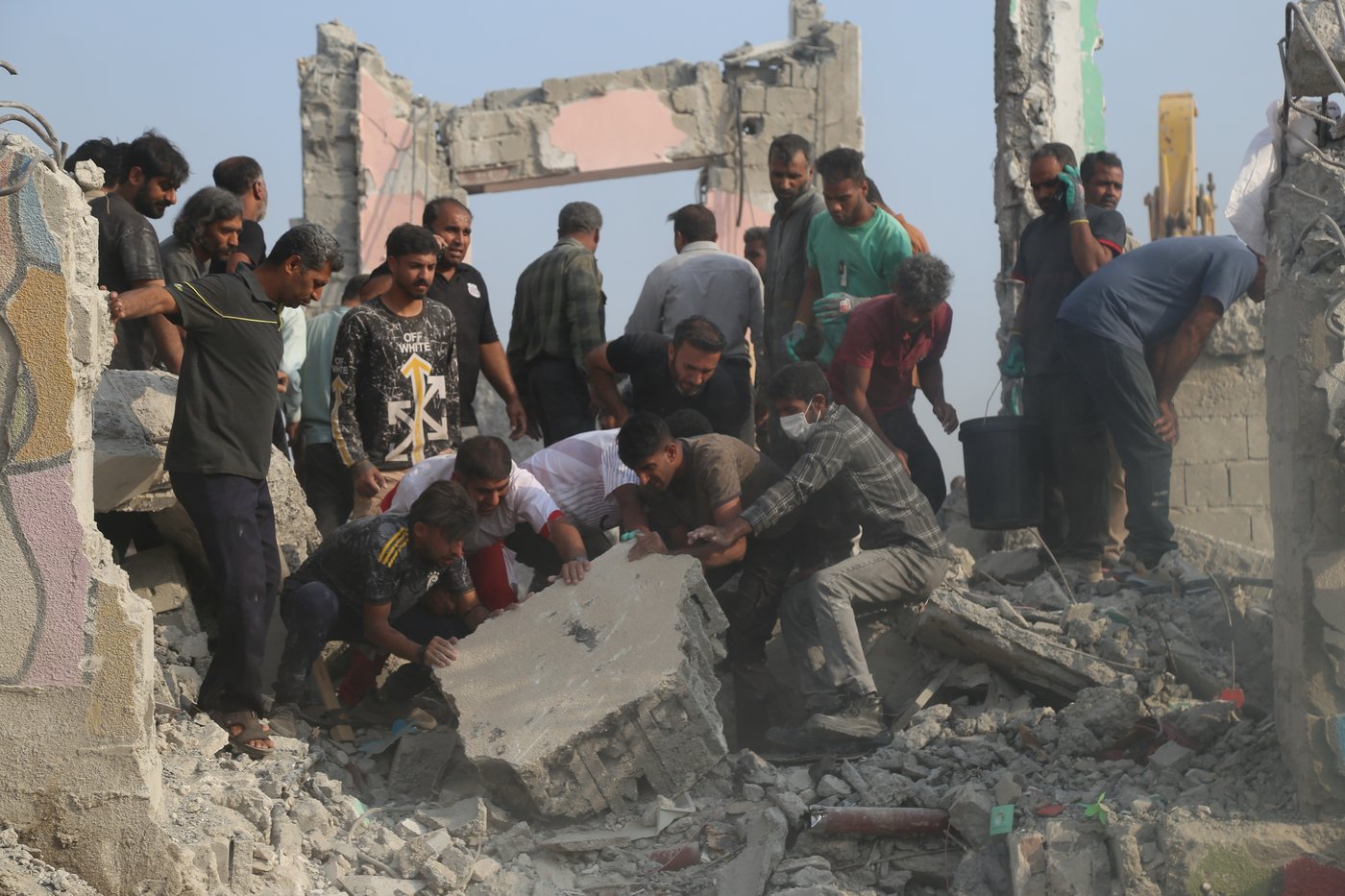 As the Pentagon stays quiet, AP reconstructs a US strike that killed over 100 Iranian children | iNFOnews.ca
