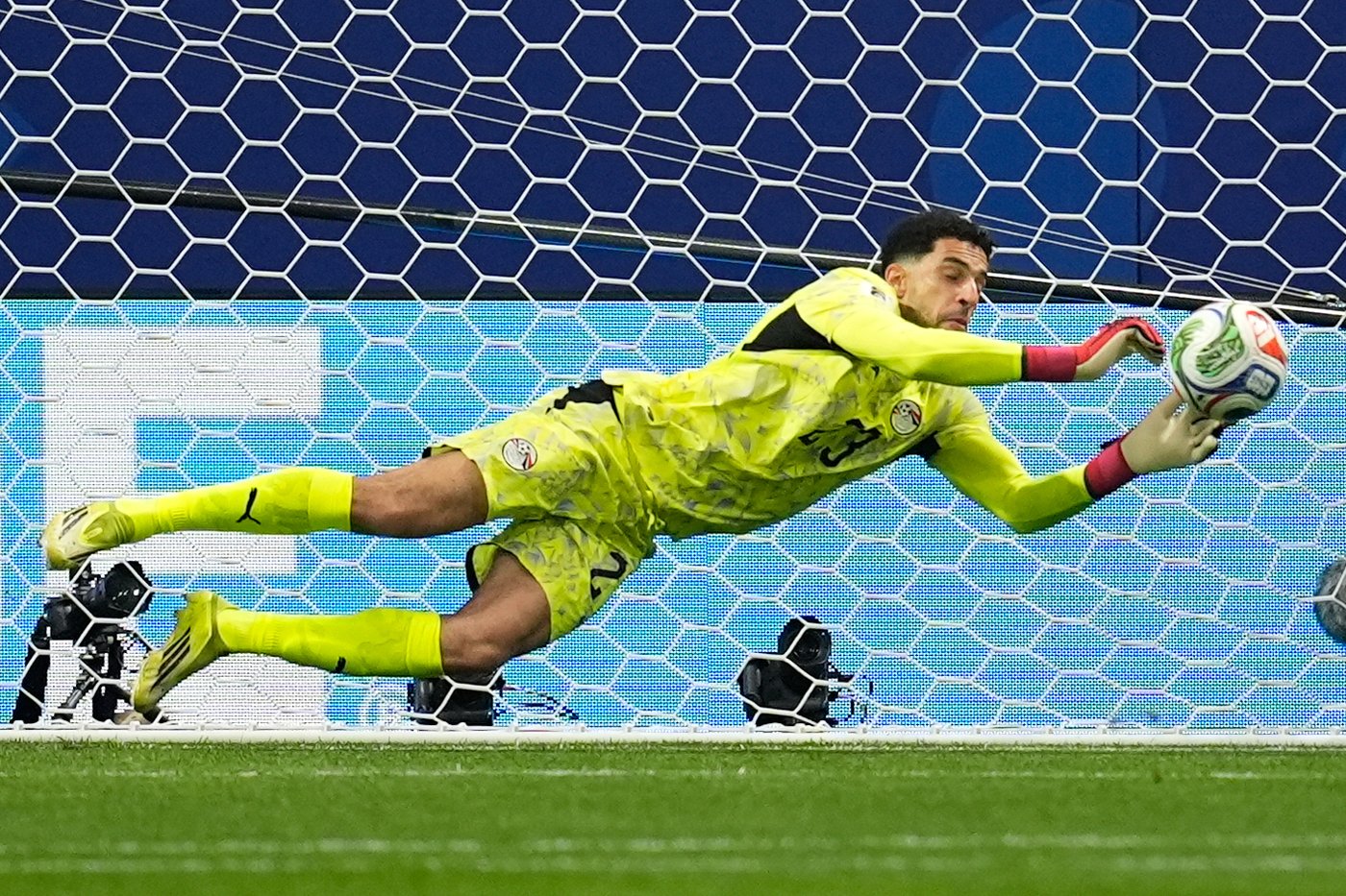 Lionel Messi leads Argentina to 3-2 comeback victory over Egypt and spot in World Cup quarterfinals | iNFOnews.ca