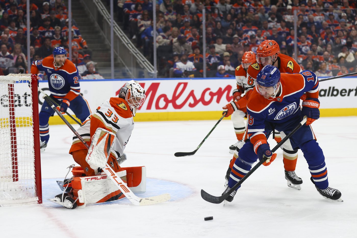 Draisaitl ignites desperate Oilers in clutch 4-1 win over Ducks | iNFOnews.ca