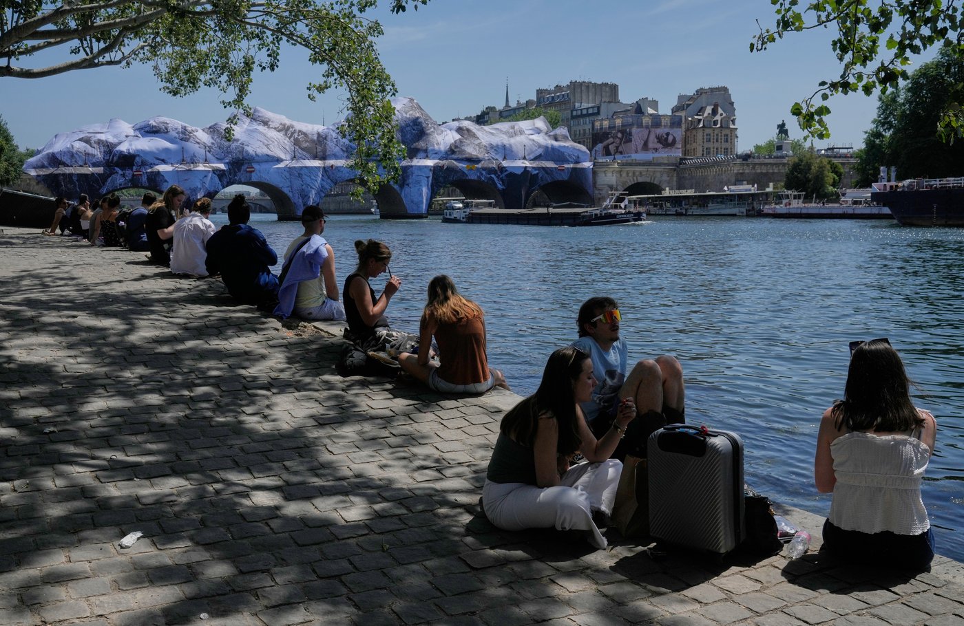 Exceptionally early heat wave shatters records and brings deaths in Europe | iNFOnews.ca