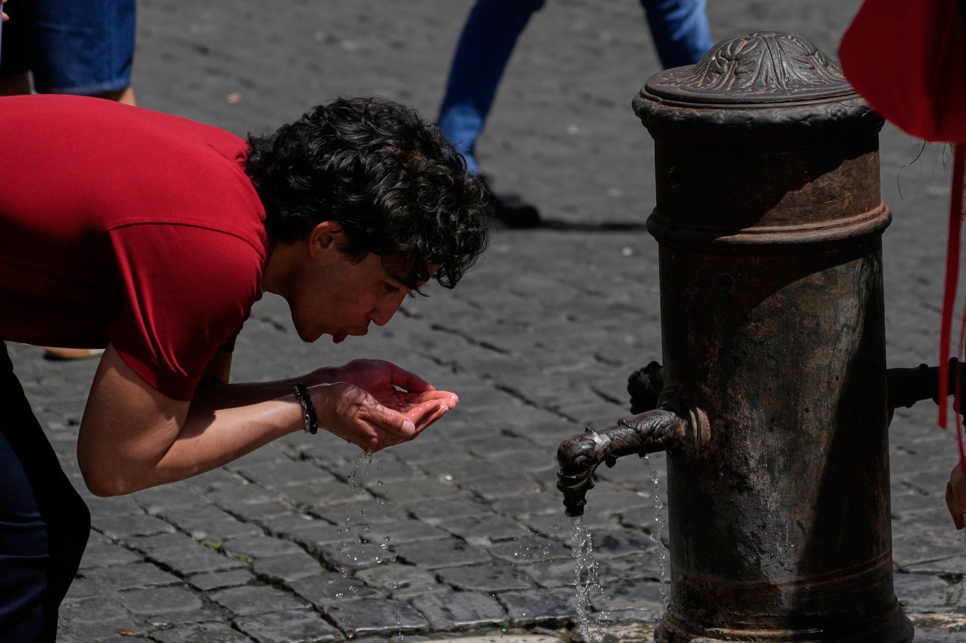 Exceptionally early heat wave shatters records and brings deaths in Europe | iNFOnews.ca