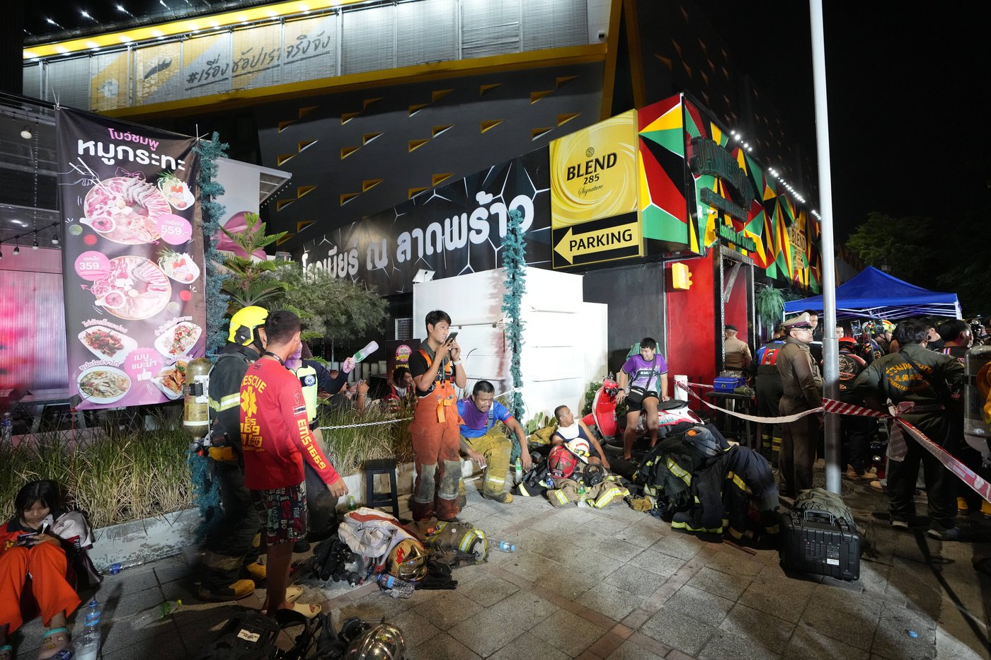 Fire breaks out at a pub in Bangkok, killing at least 27 people | iNFOnews.ca Fire breaks out at a pub in Bangkok, killing at least 27 people | iNFOnews.ca