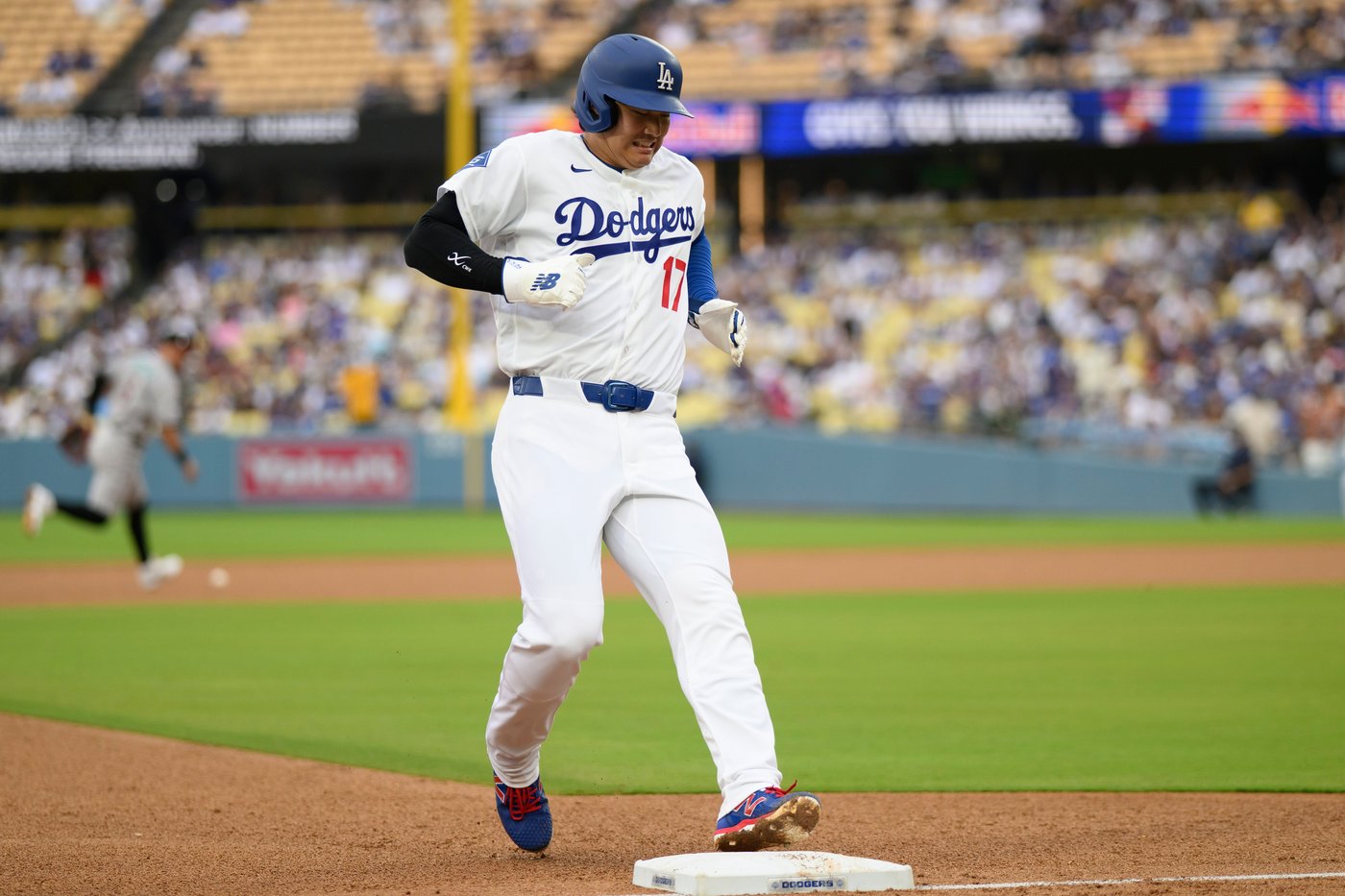 Shohei Ohtani to be available for Dodgers' weekend series at Yankees after fluid drained from knee | iNFOnews.ca Shohei Ohtani to be available for Dodgers' weekend series at Yankees after fluid drained from knee | iNFOnews.ca