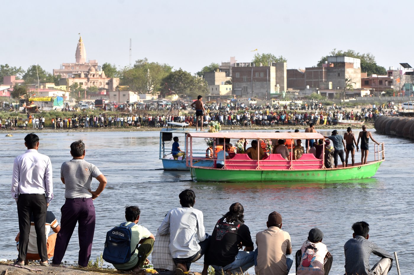 Tourist boat capsizes in northern India, killing at least 10 | iNFOnews.ca