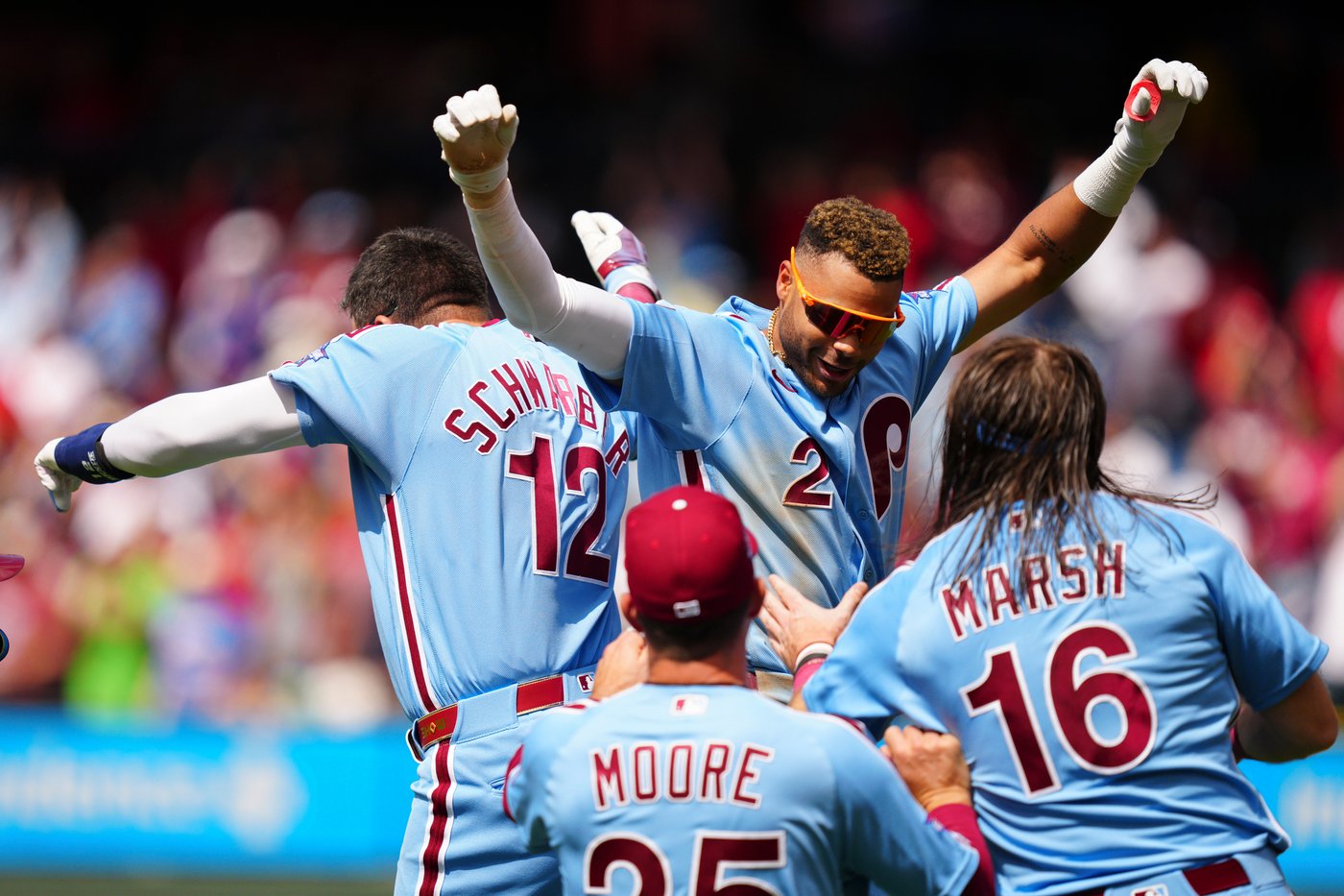 Schwarber delivers as Phillies rally again to beat Giants 6-5 in 10 innings for doubleheader sweep | iNFOnews.ca