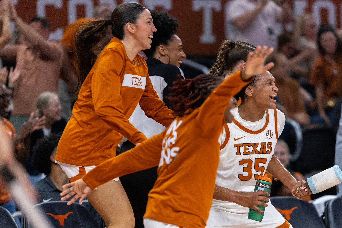 Madison Booker's 18 points help power No. 4 Texas to a 79-50 win over No. 23 Georgia | iNFOnews.ca Madison Booker's 18 points help power No. 4 Texas to a 79-50 win over No. 23 Georgia | iNFOnews.ca