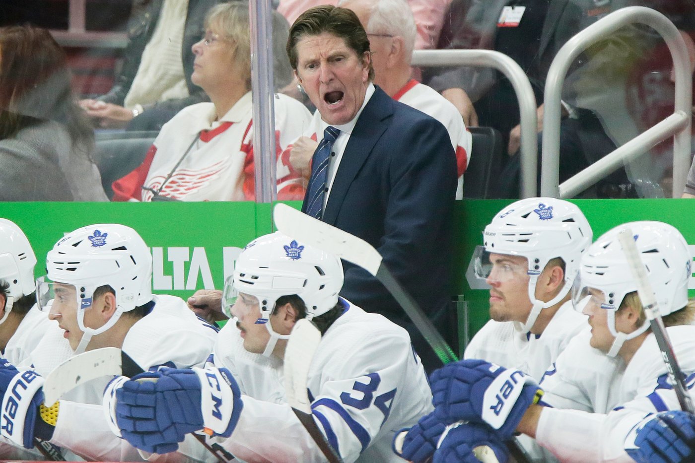 NHL to investigate Mike Babcock's resignation from Columbus in 2023, AP source says | iNFOnews.ca