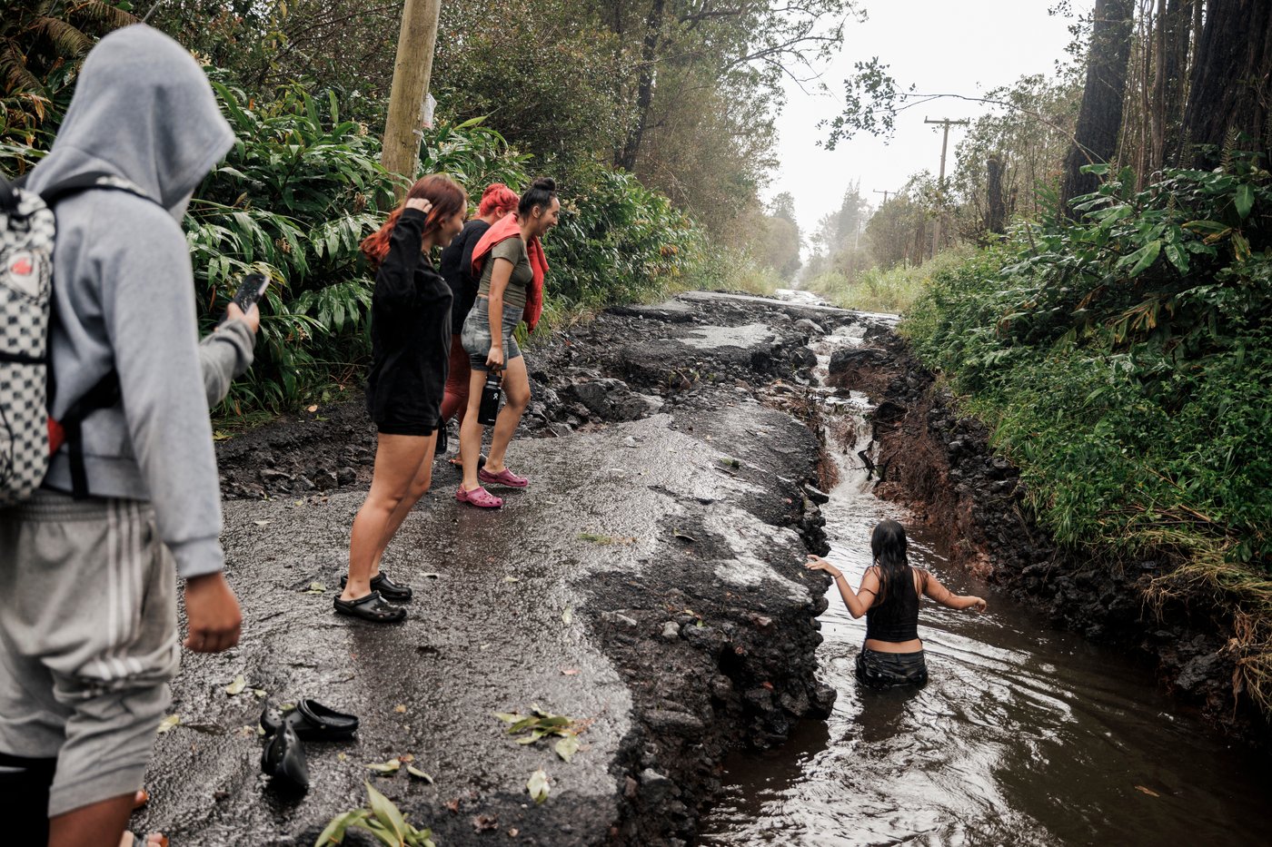Thousands without power after Tropical Storm Lala uproots trees in Hawaii | iNwheels