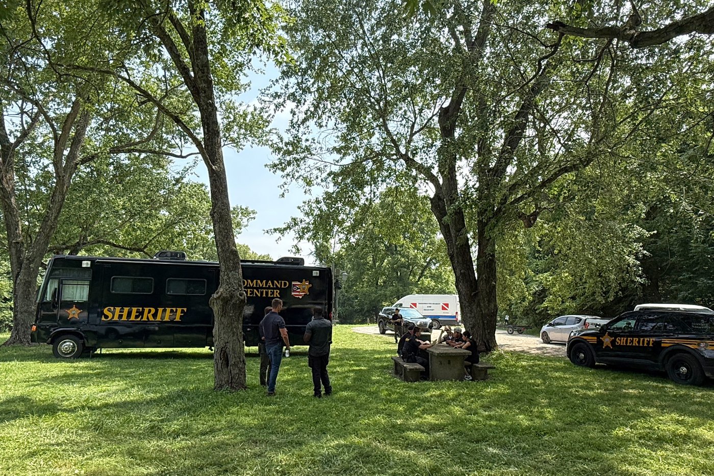 5 dead in attempt to save a struggling swimmer in an Ohio river, sheriff says | iNFOnews.ca