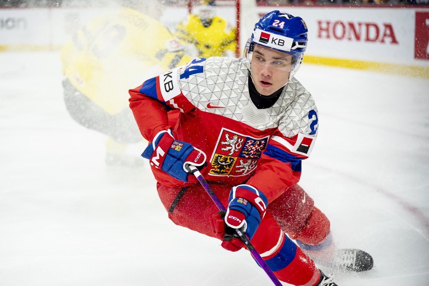 Canucks sign first-round draft pick Novotny to three-year entry-level contract | iNFOnews.ca Canucks sign first-round draft pick Novotny to three-year entry-level contract | iNFOnews.ca