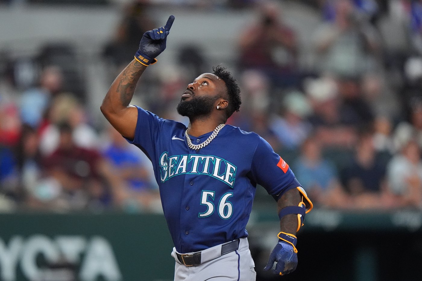 Dominic Canzone hits go-ahead 3-run homer as Mariners rally for 6-4 win over Rangers | iNFOnews.ca
