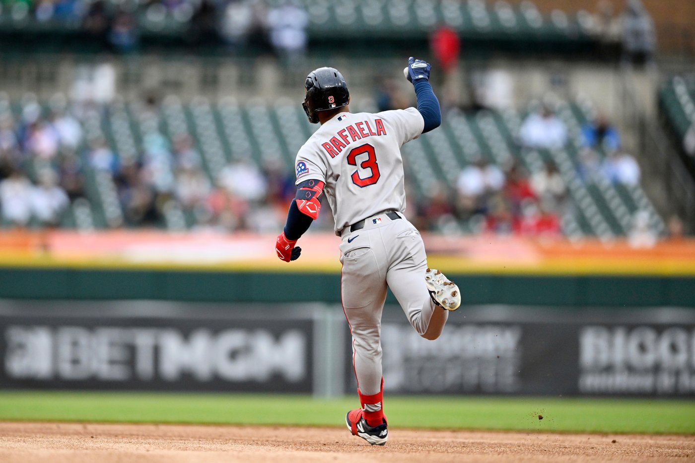 Rafaela homers and drives in four runs as the Red Sox rout the Tigers 10-3 | iNFOnews.ca