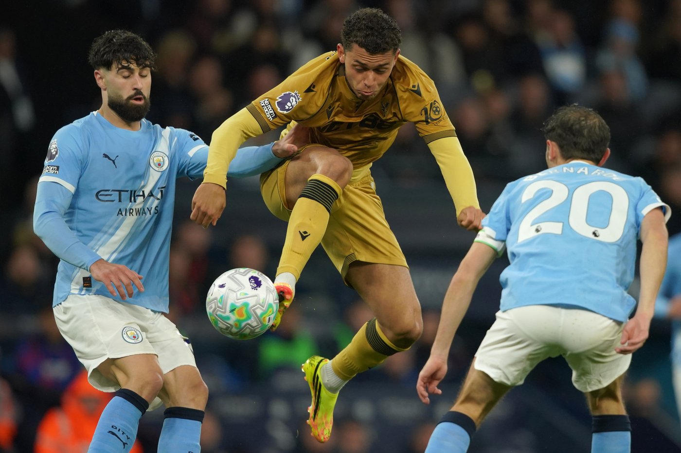 Manchester City keeps the pressure on Arsenal with 3-0 win against Crystal Palace | iNFOnews.ca