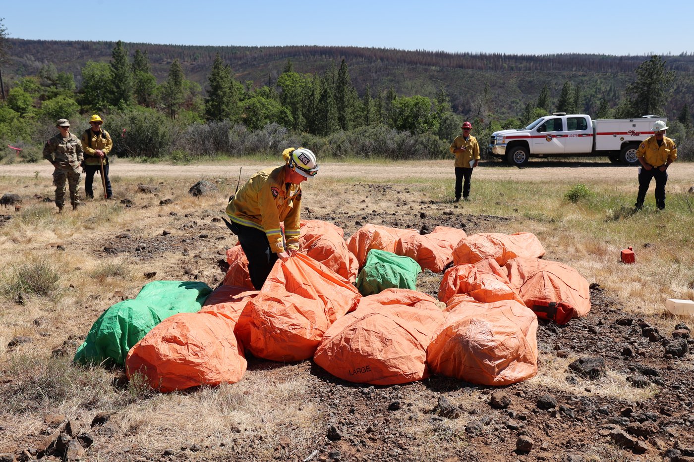 Fire shelters are a key defense for firefighters. But they don't guarantee survival | iNFOnews.ca Fire shelters are a key defense for firefighters. But they don't guarantee survival | iNFOnews.ca