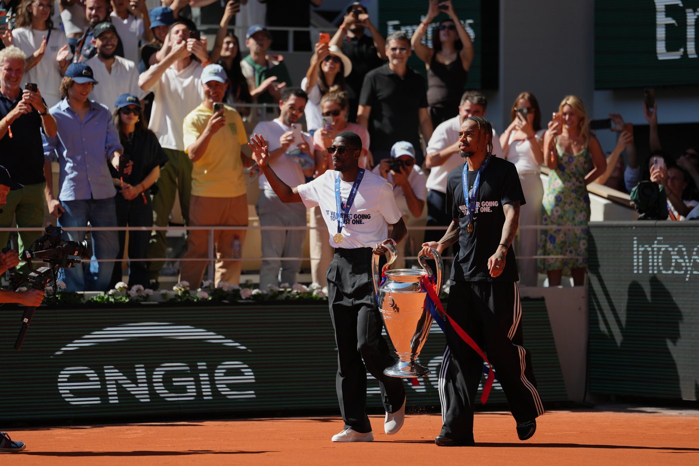 PSG stars bring the Champions League trophy to the French Open | iNFOnews.ca