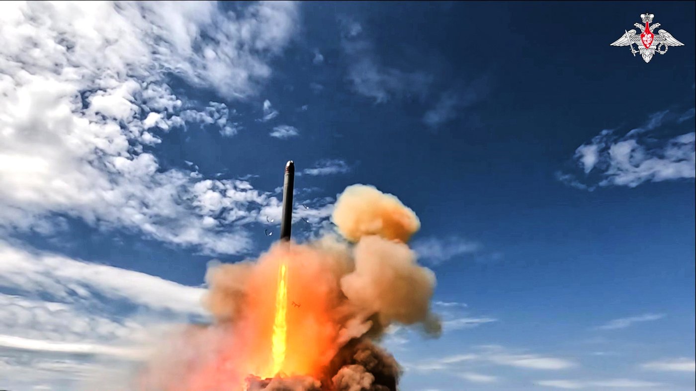 Putin hails Russia's test launch of a new ballistic missile and calls it the world's most powerful | iNFOnews.ca