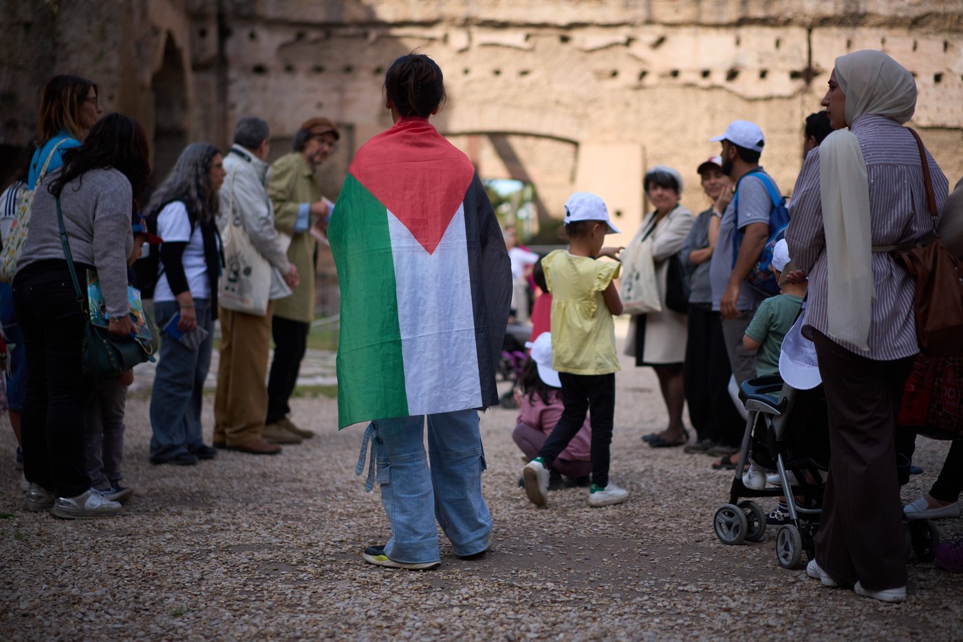 Families evacuated from Gaza enjoy a day to decompress at Rome's ancient baths | iNFOnews.ca