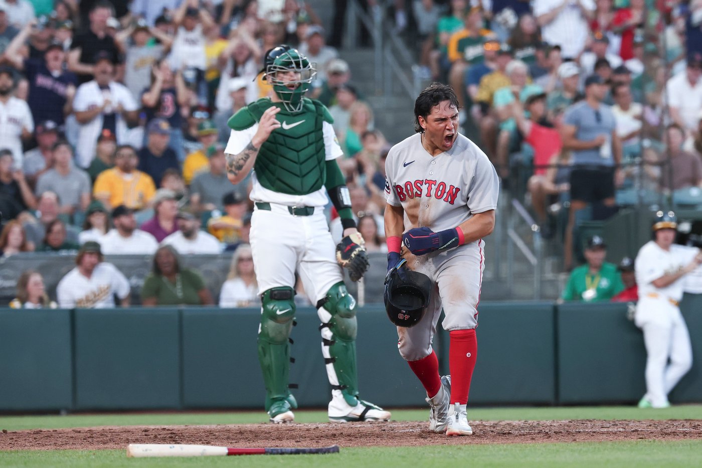 Red Sox hit back-to-back HRs in 8th to beat A's 5-4 | iNFOnews.ca Red Sox hit back-to-back HRs in 8th to beat A's 5-4 | iNFOnews.ca