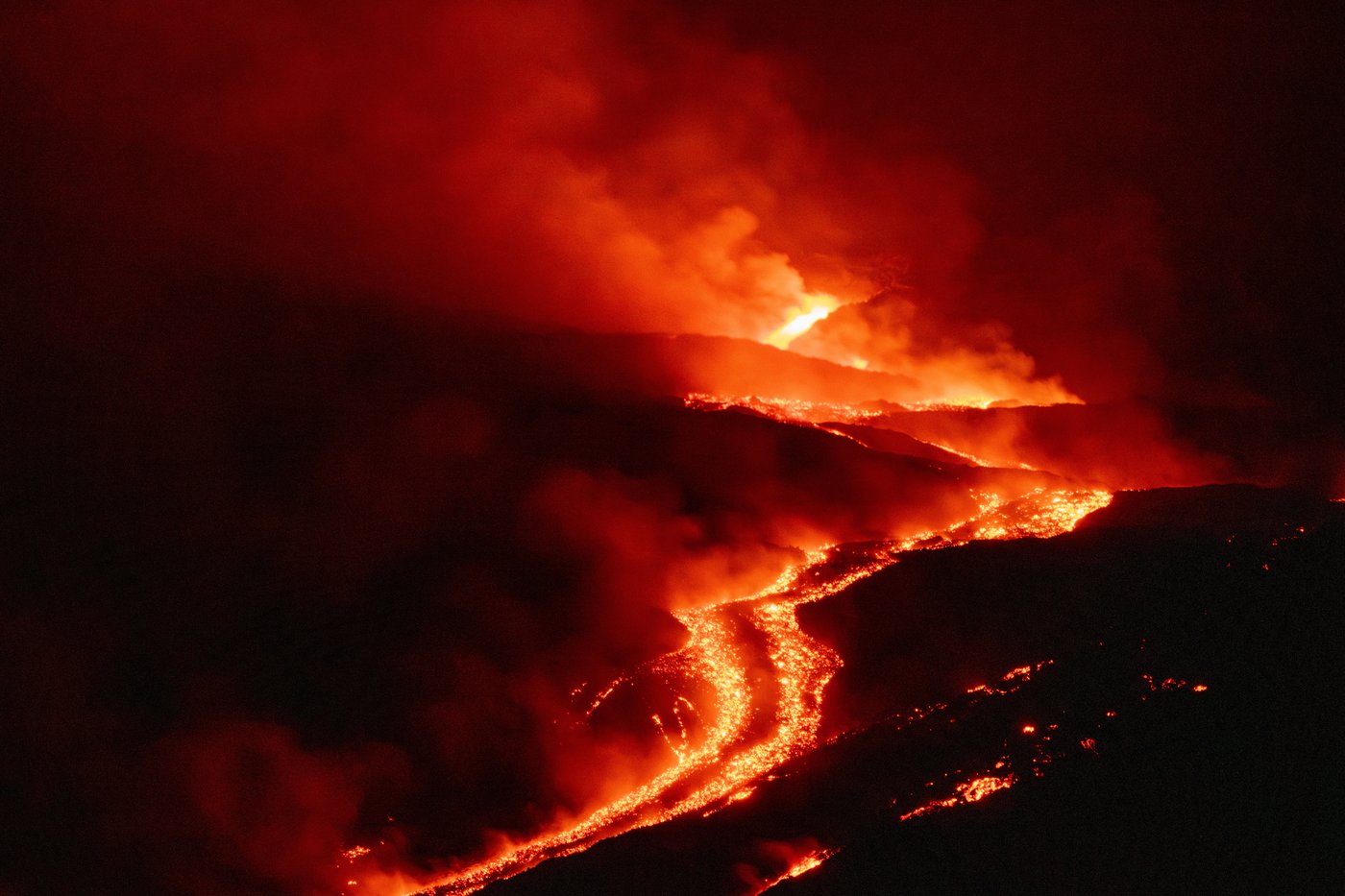 Persistent Etna ash shuts Sicily's busiest airport during peak holiday week | iNFOnews.ca Persistent Etna ash shuts Sicily's busiest airport during peak holiday week | iNFOnews.ca