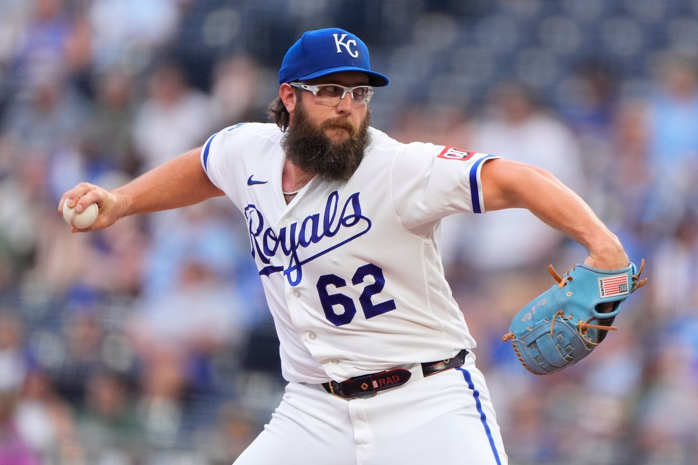 Bobby Witt Jr. returns from back injury and leads Royals to 8-2 win over Twins | iNFOnews.ca