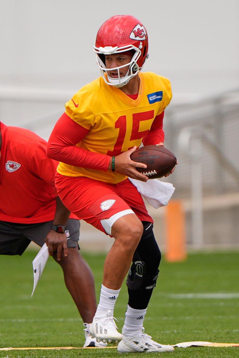 Andy Reid: Patrick Mahomes on track for Chiefs training camp after knee surgery in December | iNFOnews.ca