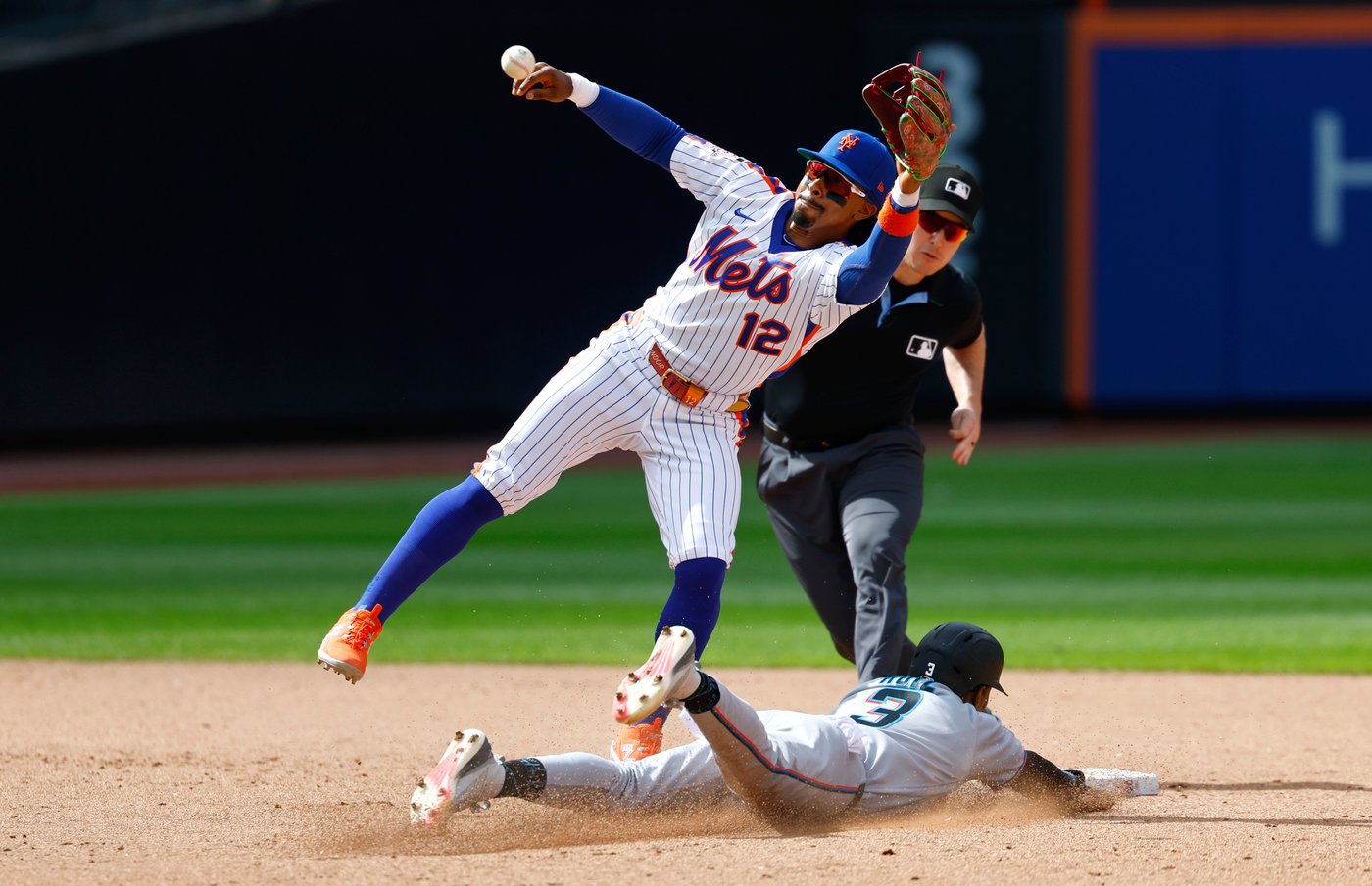 Petersen, Mack, Edwards lead the Marlins to a 2-0 win over the Mets | iNFOnews.ca