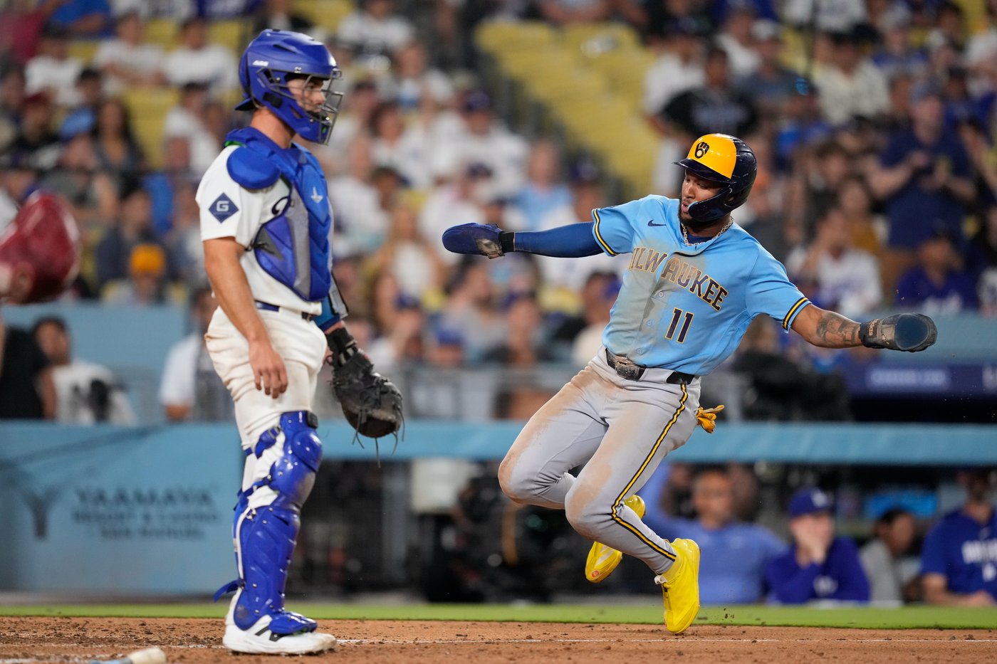 Another bullpen meltdown leaves Dodgers manager Dave Roberts infuriated and Edwin Diaz frustrated | iNFOnews.ca